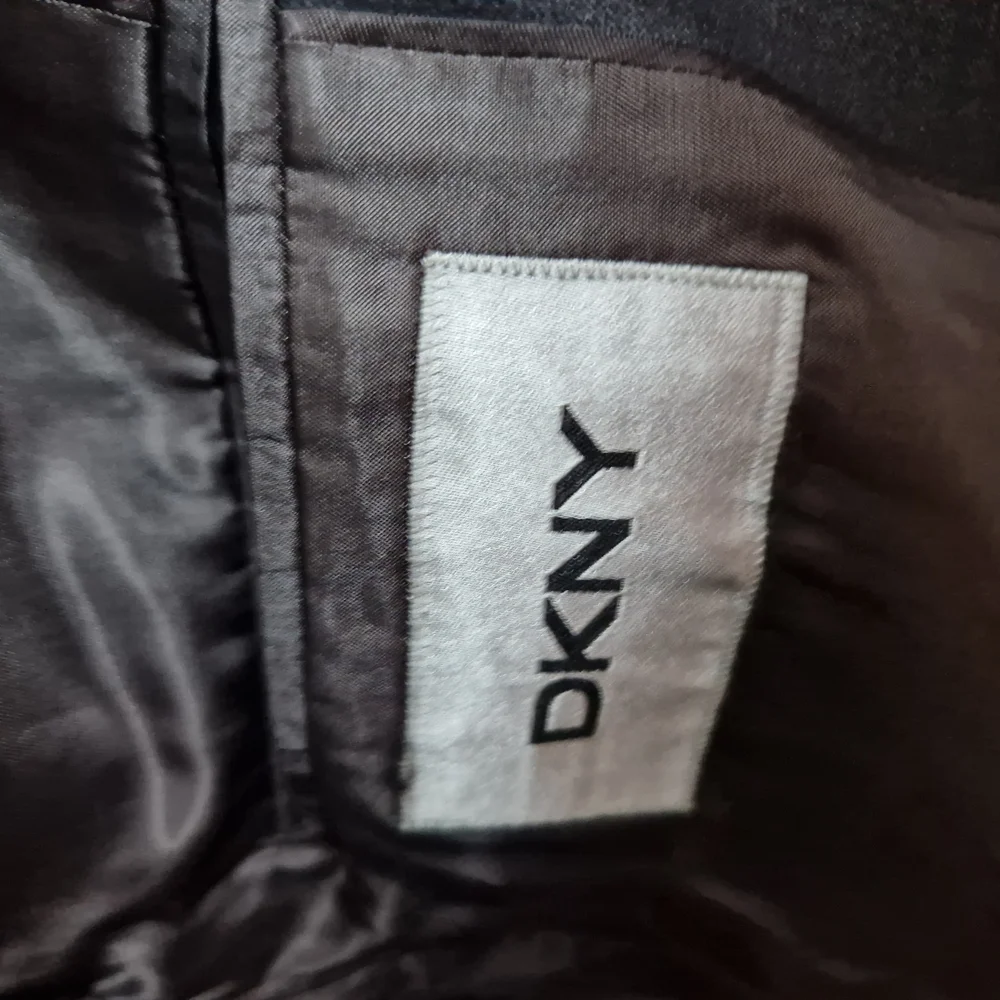 Charcoal Slim-Fit DKNY suit with Notched Lapels - Picture 6 of 8